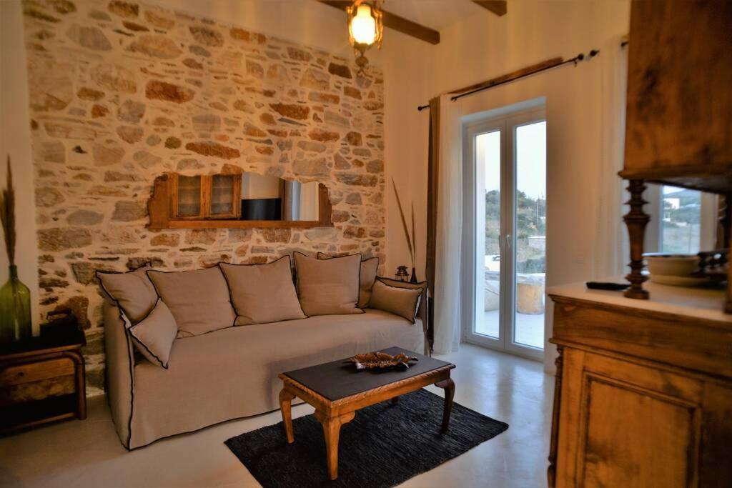 George Farmhouse Chrousa Extérieur photo