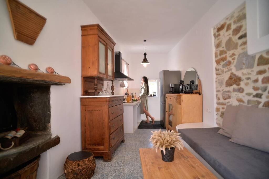 George Farmhouse Chrousa Extérieur photo
